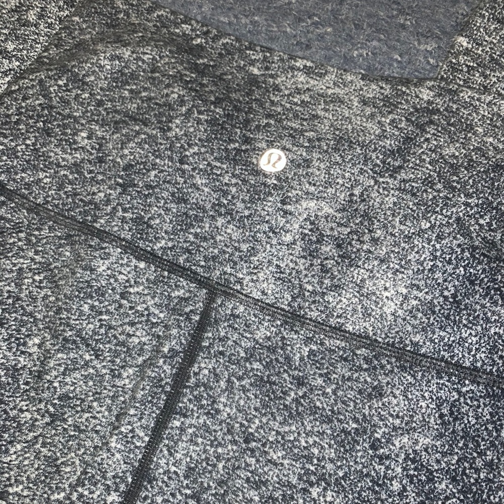 Lululemon size 6 28”